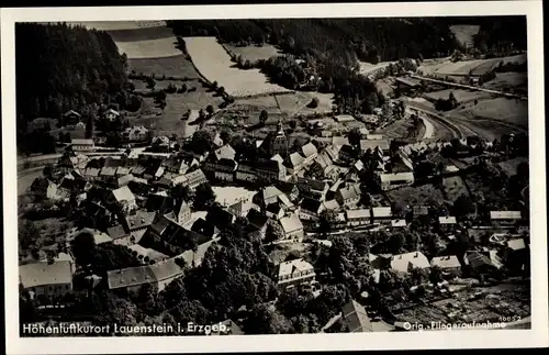 Ak Lauenstein Altenberg im Erzgebirge, Totalansicht der Ortschaft, Fliegeraufnahme