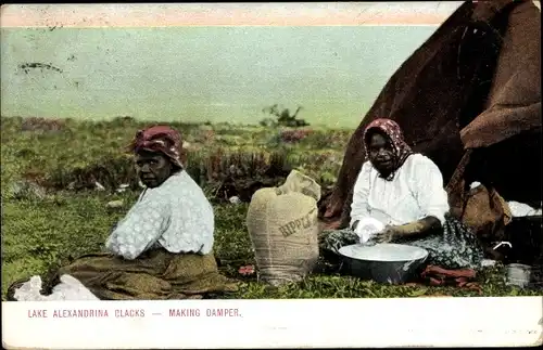 Ak Australien, Lake Alexandrina Blacks, making damper