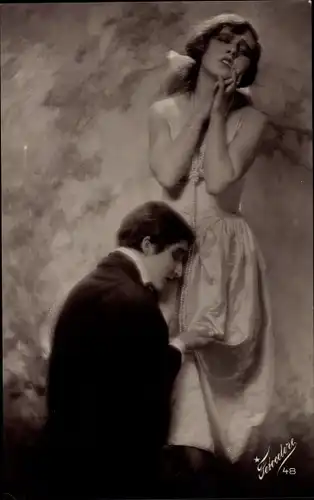 Foto Ak Theaterszene, Kniender Mann, Frau in weißem Kleid