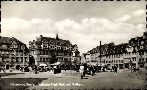 Ak Naumburg an der Saale, Wilhelm-Pieck-Platz mit Rathaus