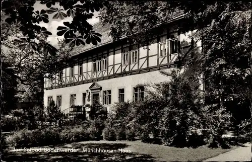 Ak Bodenwerder in Niedersachsen, Münchhausenhaus, Außenansicht