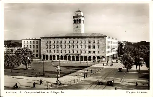 Ak Karlsruhe in Baden, Oberpostdirektion am Ettlinger Tor, Passanten, Standuhr