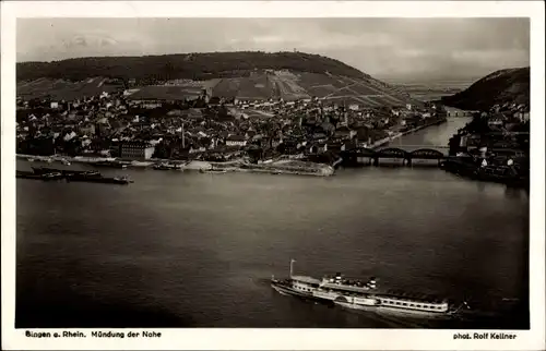 Ak Bingen am Rhein, Blick über den Rhein auf Mündung der Nahe, Brücken, Schiffe