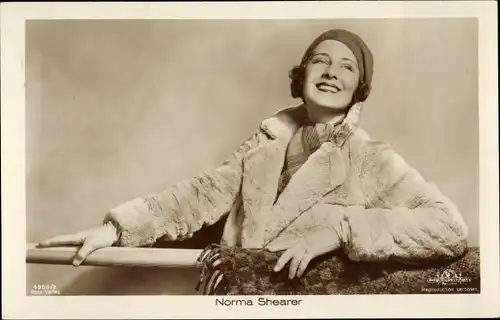 Ak Schauspielerin Norma Shearer, Portrait