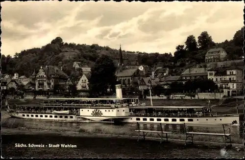 Ak Wehlen an der Elbe Sachsen, Dampfer Leipzig, Blick auf den Ort vom Wasser aus