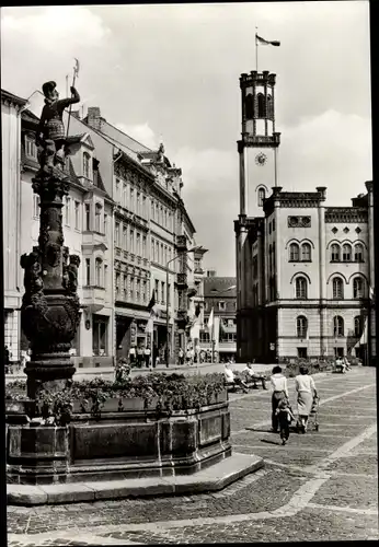 Ak Zittau in Sachsen, Platz der Jugend, Brunnen, Turm