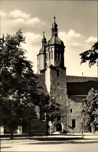 Ak Wurzen in Sachsen, Kirche, Straßenpartie