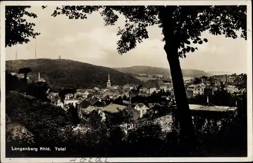 Ak Langenberg Velbert Rheinland, Totalansicht mit Kirche