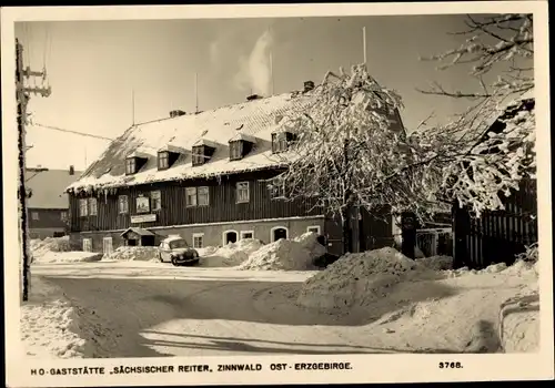 Ak Zinnwald Georgenfeld Altenberg im Erzgebirge, HO Gaststätte Sächsischer Reiter, Winter