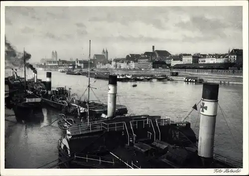 Ak Magdeburg, Stromelbe und Altstadt, Dampfer