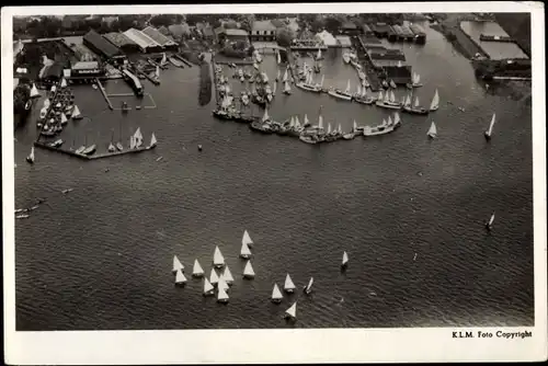 Ak Loosdrecht Nordholland Niederlande, Loosdrechtse Plassen, Segelboote, Luftbild