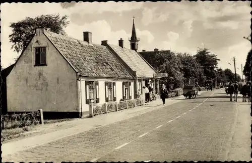 Ak Oud Loosdrecht Nordholland Niederlande, Kerkbuurt, Straßenpartie