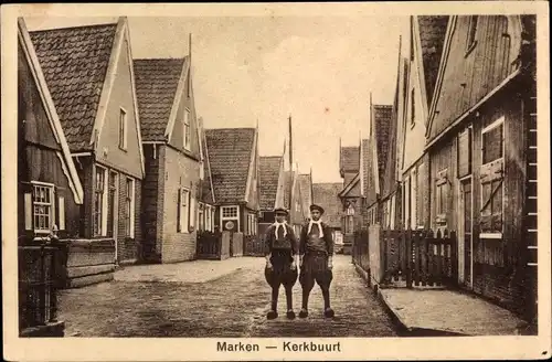 Ak Kerkbuurt Marken Waterland Nordholland Niederlande, Straßenpartie