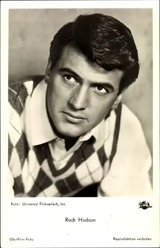 Ak Schauspieler Rock Hudson, Portrait, Flammen über Afrika