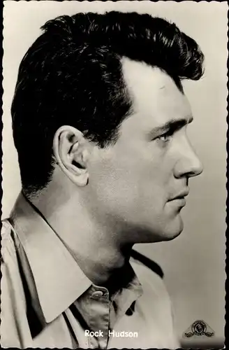 Ak Schauspieler Rock Hudson, Portrait, Flammen über Afrika