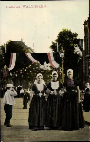 Ak Walcheren Zeeland, Frauen in niederländischen Trachten