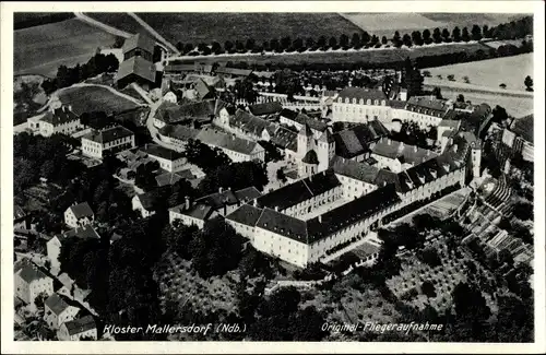 Ak Mallersdorf Pfaffenberg in Niederbayern, Fliegeraufnahme vom Kloster
