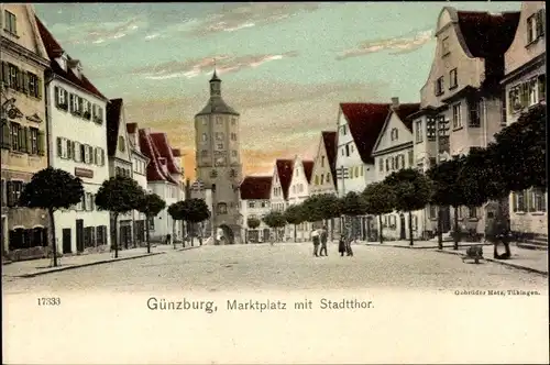 Ak Günzburg an der Donau Schwaben, Marktplatz mit Stadttor