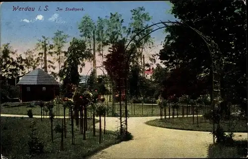 Ak Werdau an der Pleiße in Sachsen, Partie im Stadtpark, Rosenbogen