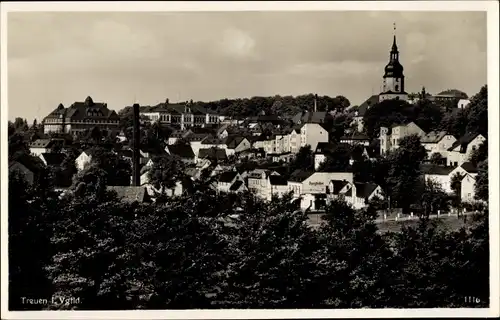 Ak Treuen im Vogtland, Teilansicht, Kirche