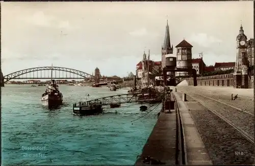 Ak Düsseldorf am Rhein, Partie am Rheinufer, Brücke, Uhrenturm