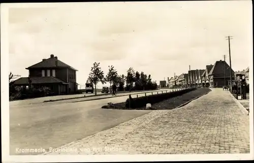 Ak Krommenie Zaanstad Nordholland Niederlande, Provinciale weg met Station