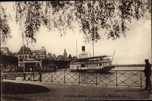 Ak Évian les Bains Haute Savoie, Arrivee d'un Bateau au Port