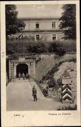 Ak Laon Aisne, Eingang zur Zitadelle