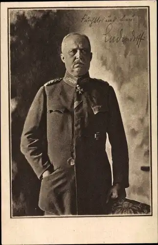 Ak General Erich Ludendorff, Standportrait, Schwesternspende