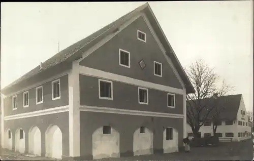 Foto Ak Herrngiersdorf Niederbayern, Straßenpartie, Teilansicht vom Ort