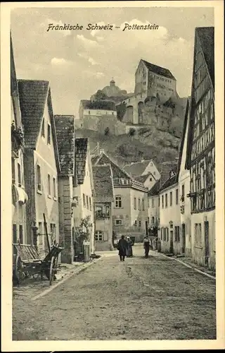 Ak Pottenstein Fränkische Schweiz, In der Fischergasse, Blick auf das Schloss, Häuserfassaden