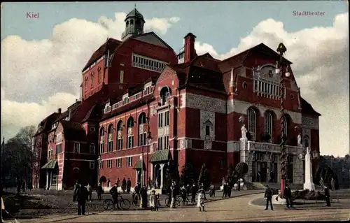 Ak Kiel, Stadttheater, Passanten, Denkmal