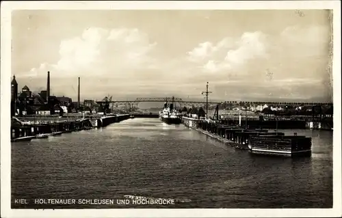 Ak Kiel in Schleswig Holstein, Holtenauer Schleusen und die Hochbrücke, Dampfer