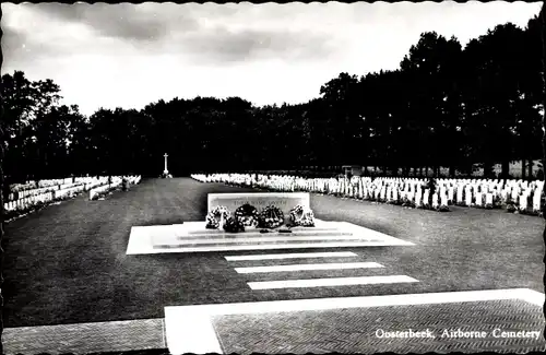 Ak Oosterbeek Renkum Gelderland, Airborne Cemetery