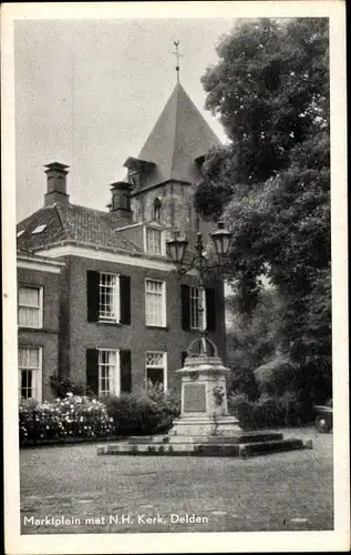 Ak Delden Gelderland, Marktplein met Ned. Herv. Kerk