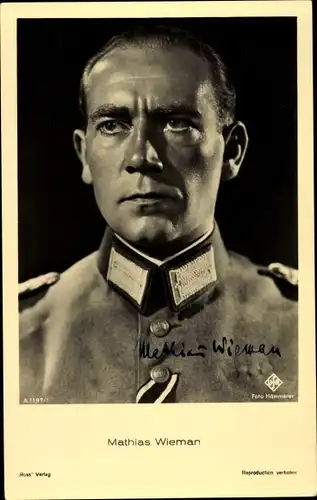 Ak Schauspieler Mathias Wieman, Portrait in Uniform, Ross Verlag Nr. A 1197/1, Autogramm