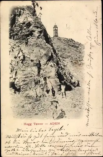 Ak Aden Jemen, Blick auf den Hogg Tower, Felsen, Einheimische