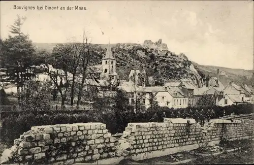 Ak Bouvignes sur Meuse Wallonien Namur, Gesamtansicht, Soldaten