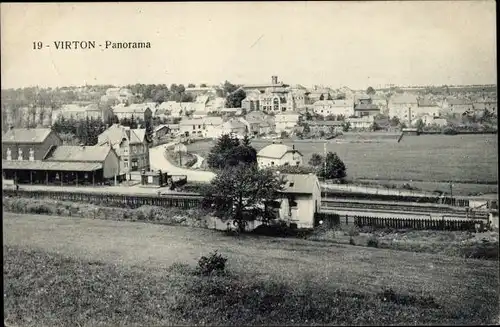 Ak Virton Wallonien Luxemburg, Panorama mit Bahnhof