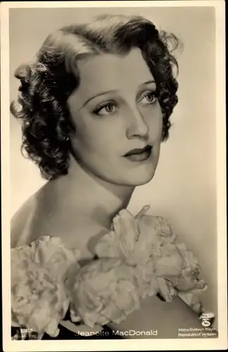 Ak Schauspielerin Jeanette MacDonald, Portrait