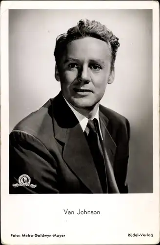 Ak Schauspieler Van Johnson, Portrait im Anzug, Metro Goldwyn Mayer