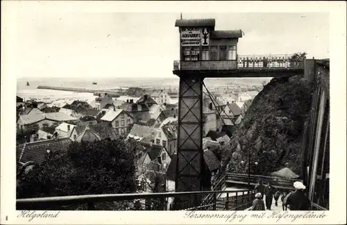 Ak Nordseeinsel Helgoland, Personenaufzug mit Hafengelände