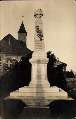 Foto Ak Frankreich, Eglise, Monument aux morts pour la Patrie, Kriegerdenkmal