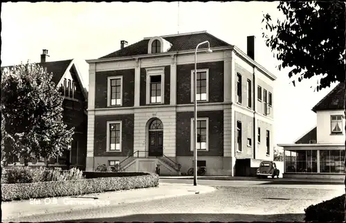 Ak Elst Gelderland, Gemeentehuis