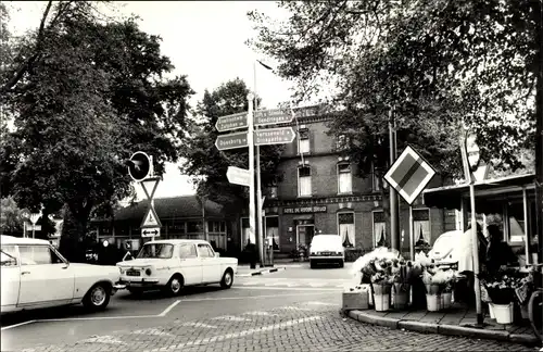 Ak Terborg Gelderland, Straßenpartie, Autos