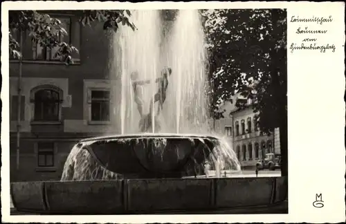 Ak Crimmitschau in Sachsen, Brunnen am Hindenburgplatz