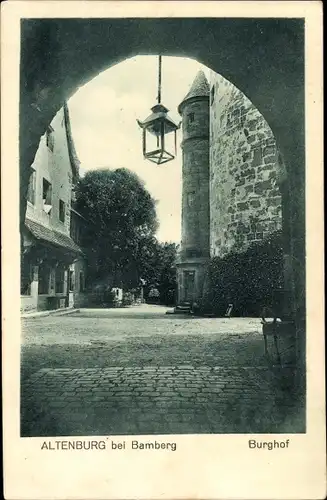 Ak Bamberg in Oberfranken, Altenburg, Burghof, Turm