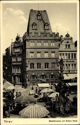 Ak Trier, Marktbrunnen mit Rotem Haus