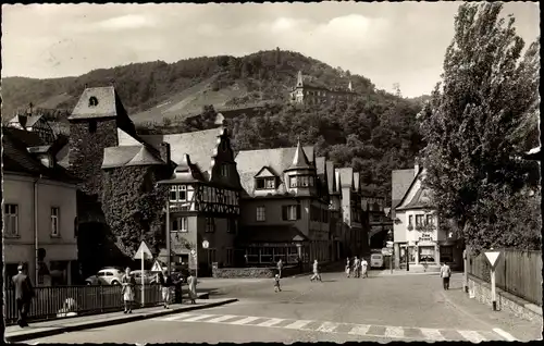 Ak Cochem an der Mosel, Am alten Tor, Straßenansicht