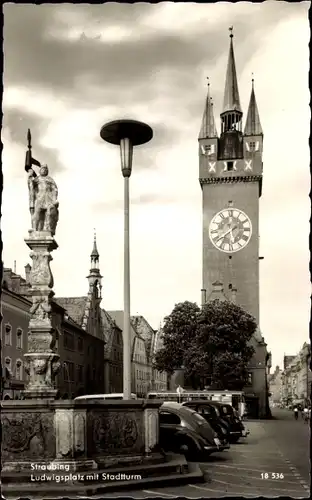 Ak Straubing an der Donau Niederbayern, Ludwigsplatz mit Stadtturm, Brunnen